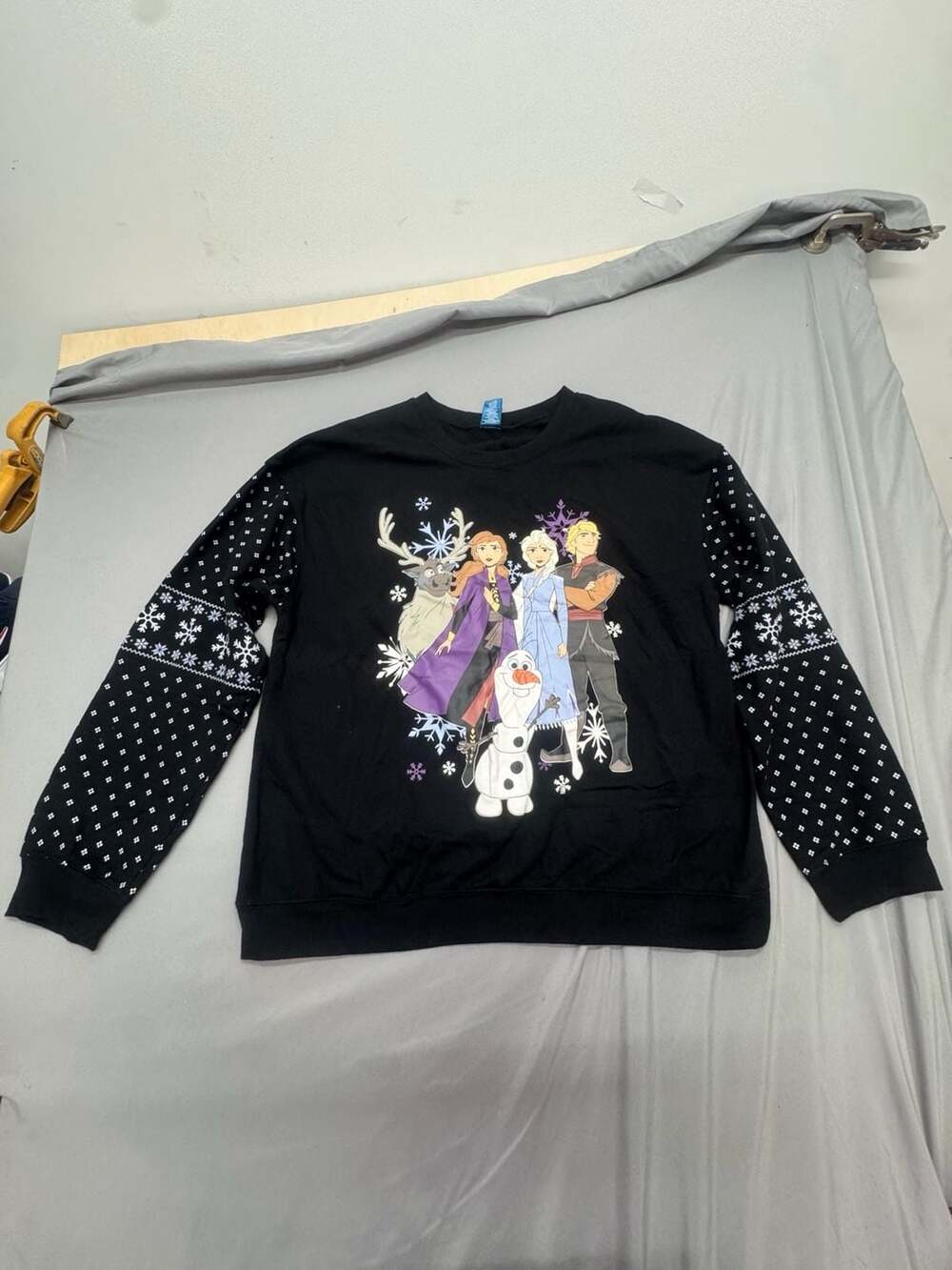 Disney Frozen II Sweatshirt Size XXL(19) Black Holiday Graphic Pullover